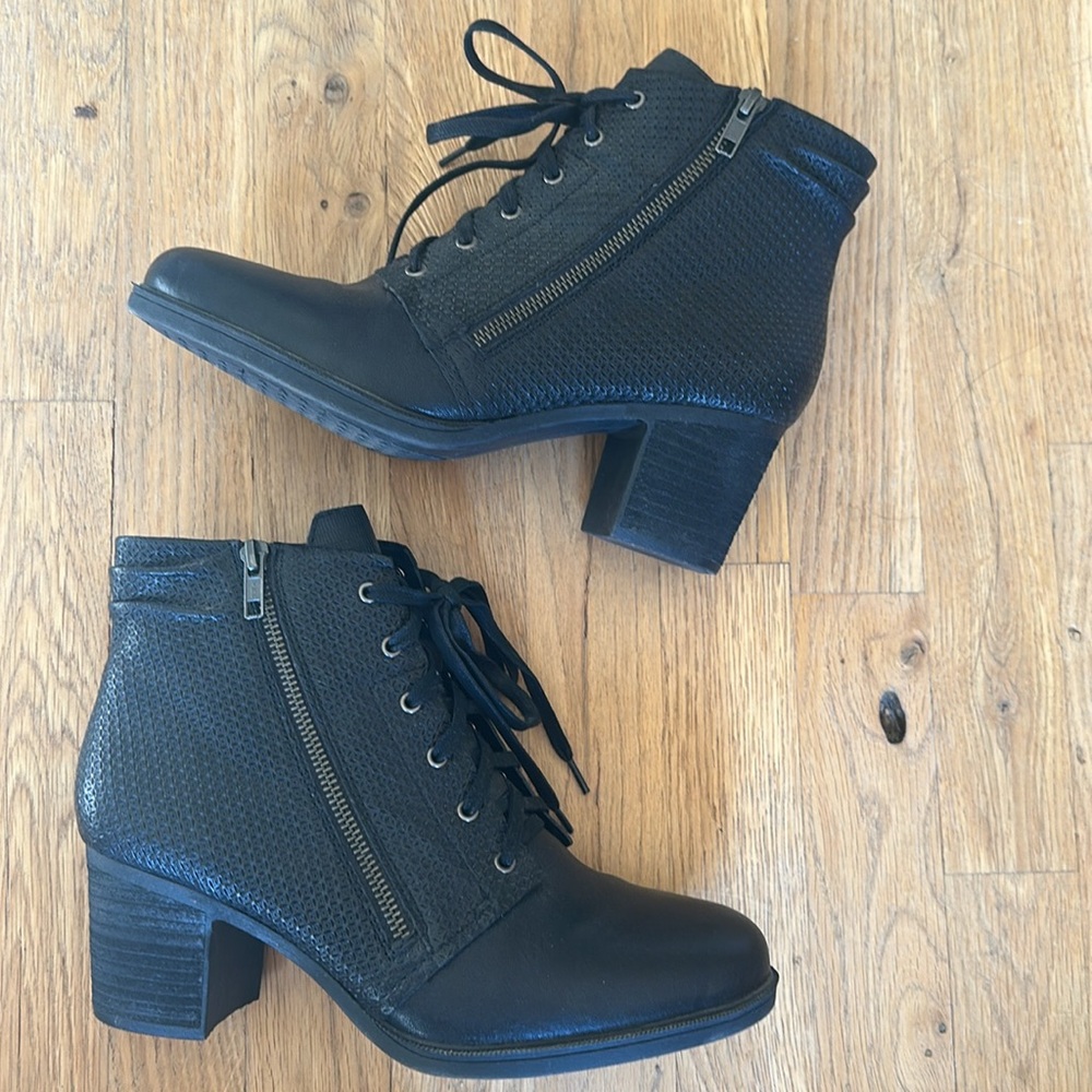 Rockport Black Booties lace Up with Zipper size 9.5
